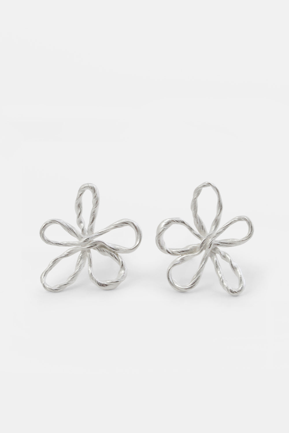 Flowerknot medium oorbellen