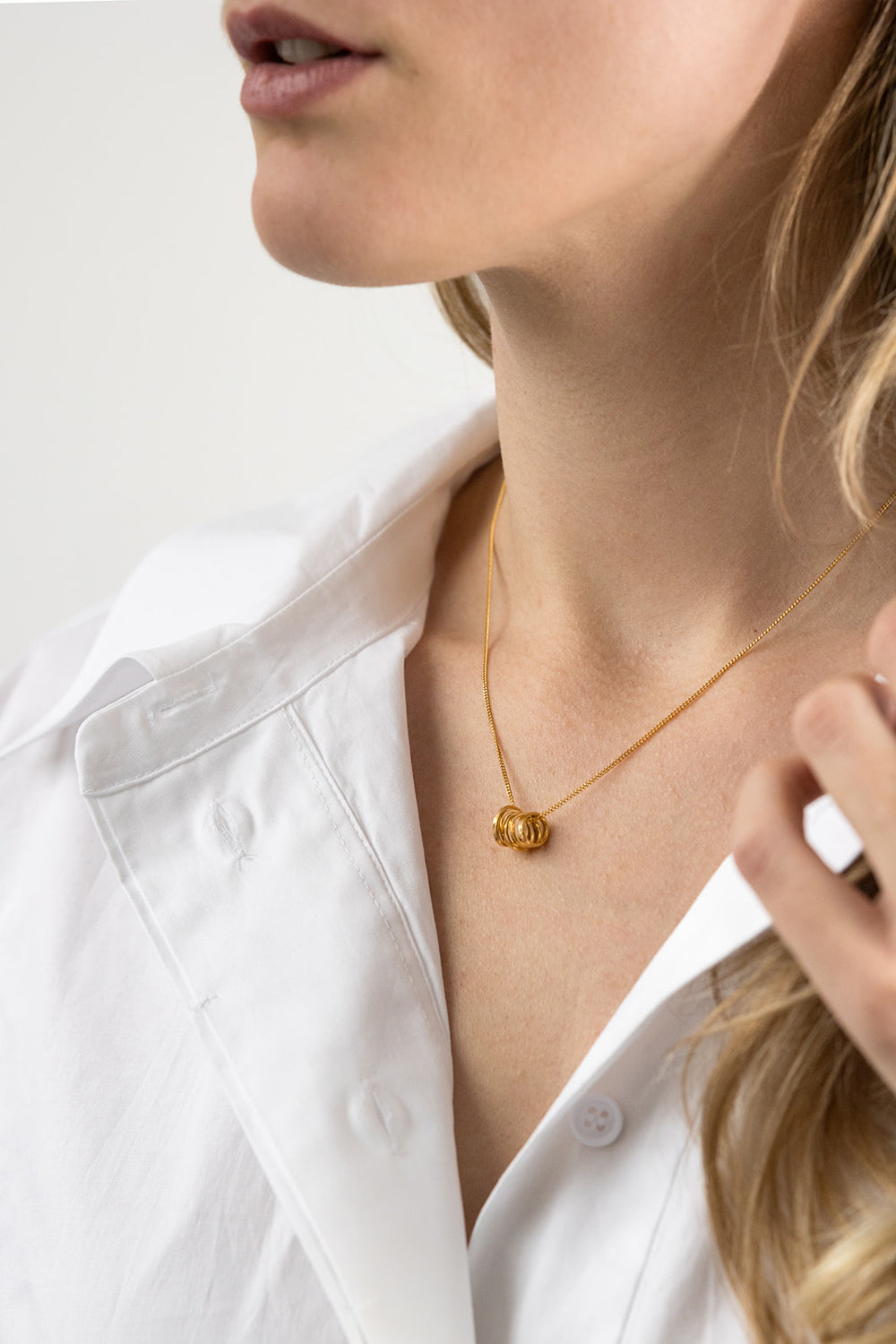 Necklace five little loops