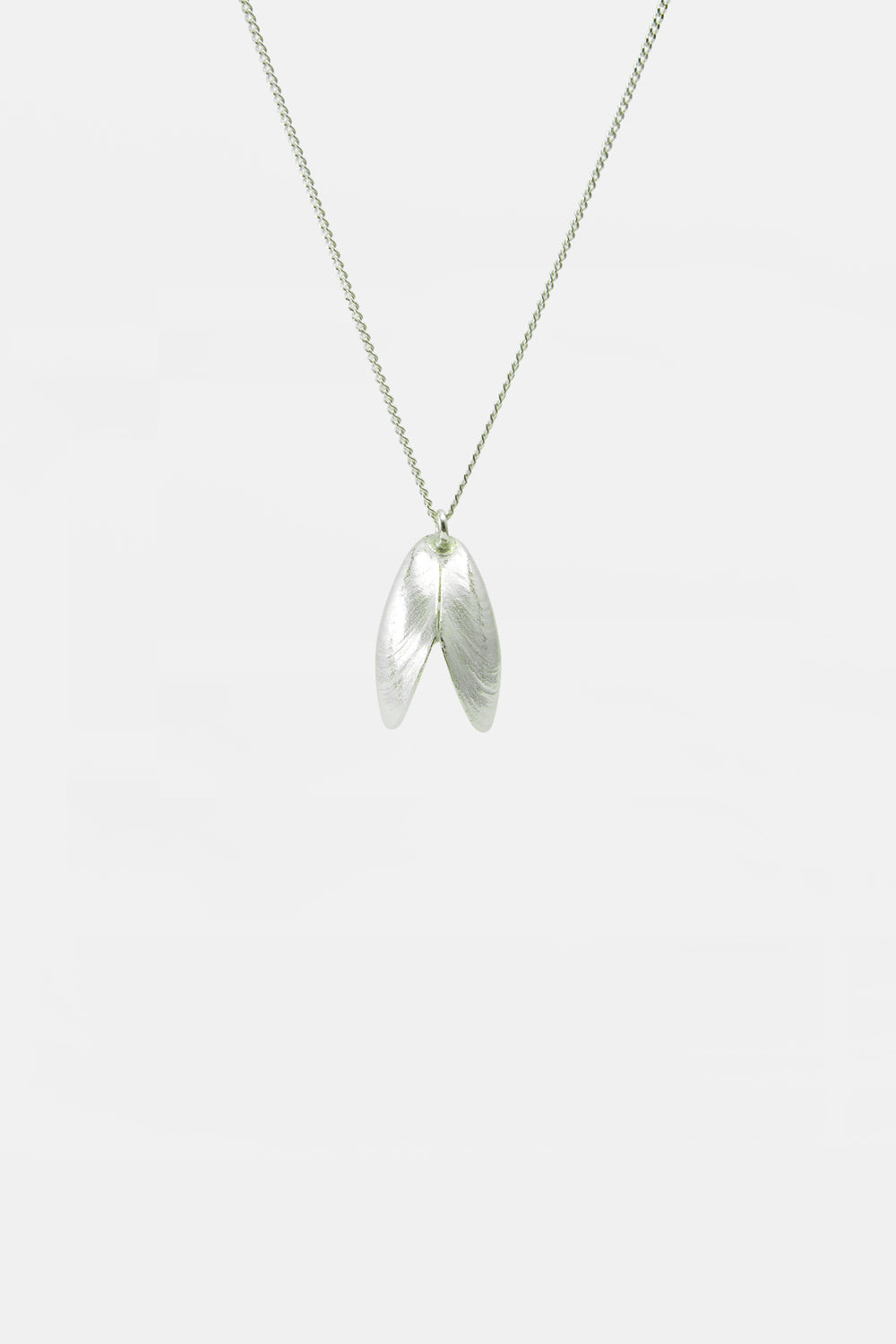 Mossel open met ketting