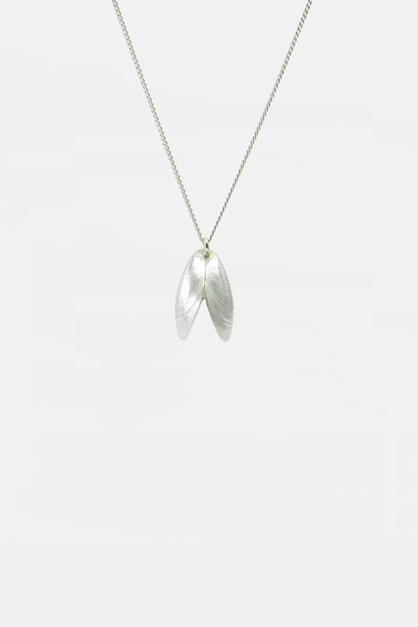 Mossel open met ketting